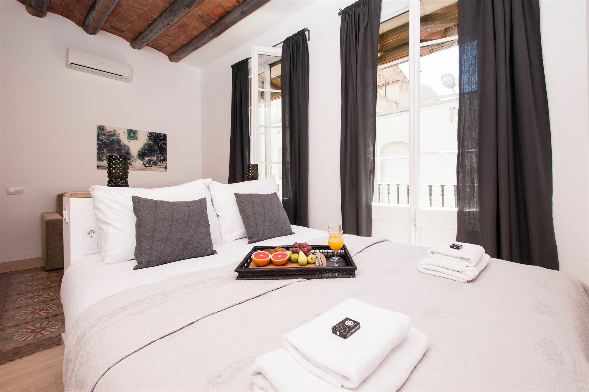 Short Stay Group Gracia Serviced Apartments Barcelona Buitenkant foto